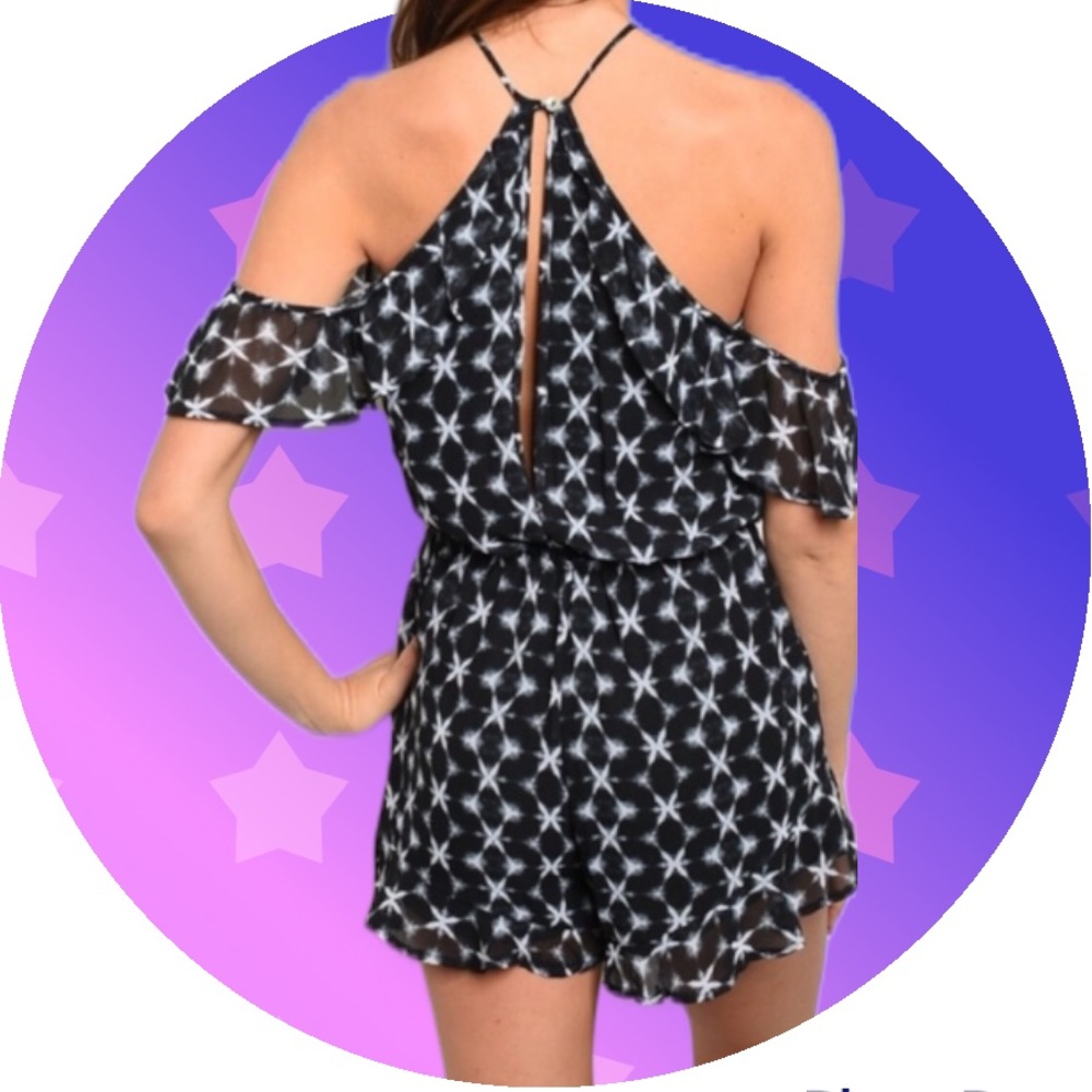 Black & white Romper!! 🖤🤍🖤 - Picture 3 of 3